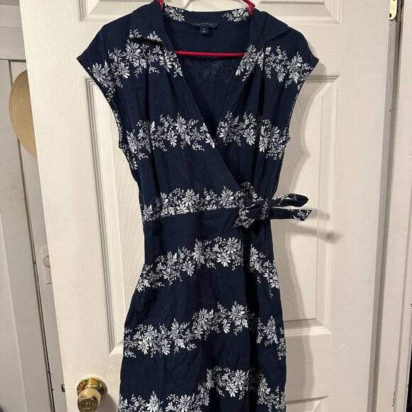 Tommy Hilfiger Dresses & Skirts - Tommy Hilfiger Blue and White Cap Sleeve Wrap Dress Size Medium